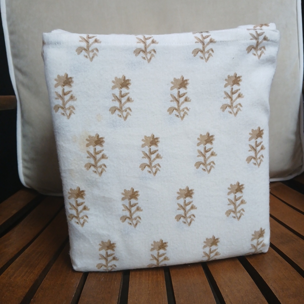 Threshold Full Size Flannel Sheet Set Light Beige Floral Print – Warm & Soft
